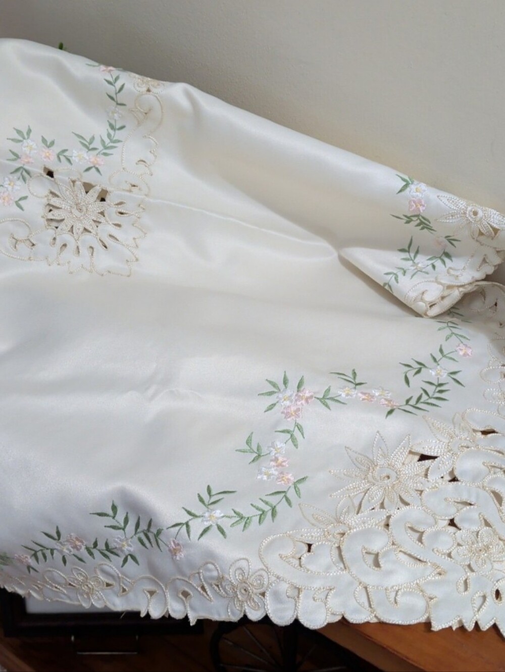 Vintage Polyester Satin Floral Embroidered Cutwork Tablecloth with Napkins